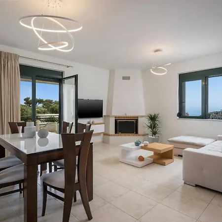 Villa Georgia Heated Pool & Jet-tub
