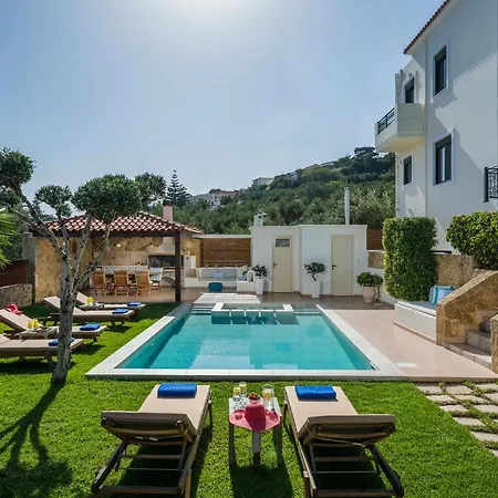 Georgia Heated Pool & Jet-tub Kolymbari