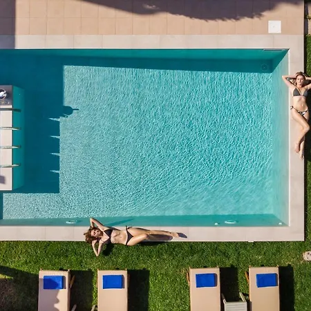 Georgia Heated Pool & Jet-tub *