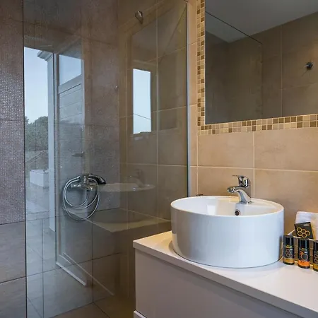 Georgia Heated Pool & Jet-tub Villa Kolymbari