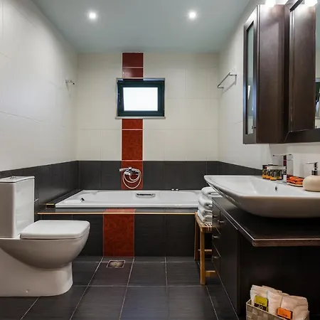 Georgia Heated Pool & Jet-tub