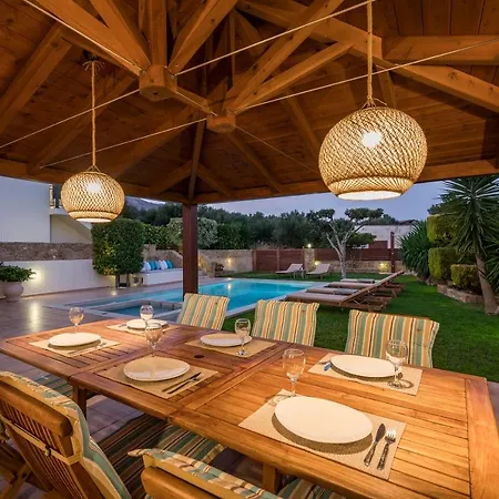 Villa Georgia Heated Pool & Jet-tub Kolimvárion